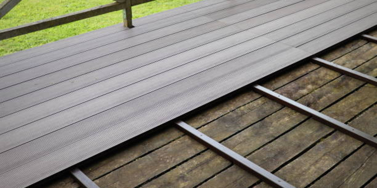 Composite Decking Design Ideas to Upgrade Your Outdoor Space